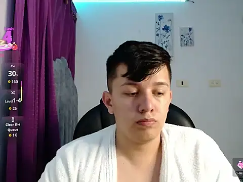 Snapshot of Alan_red chatting on 10/07/25, 11:24 Alan red online show from 10/07/25, 11:24