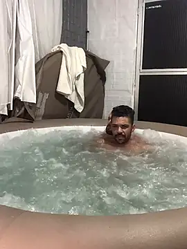 Snapshot of grossocalibre20 chatting on 07/12/26, 01:40 grossocalibre20 online show from 07/12/26, 01:40