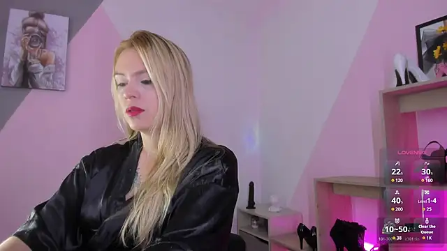 RayaCarr  online show from 10/27/25, 01:37