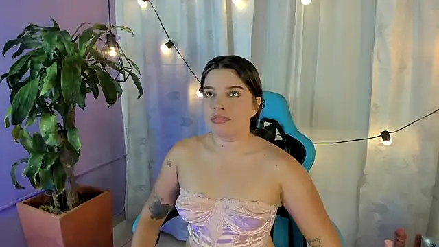 Snapshot of Lia_little18 chatting on 06/12/26, 09:25 Lia little18 online show from 06/12/26, 09:25