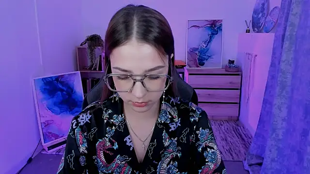 Snapshot of PamBeesly chatting on 02/09/25, 11:14 PamBeesly online show from 02/09/25, 11:14