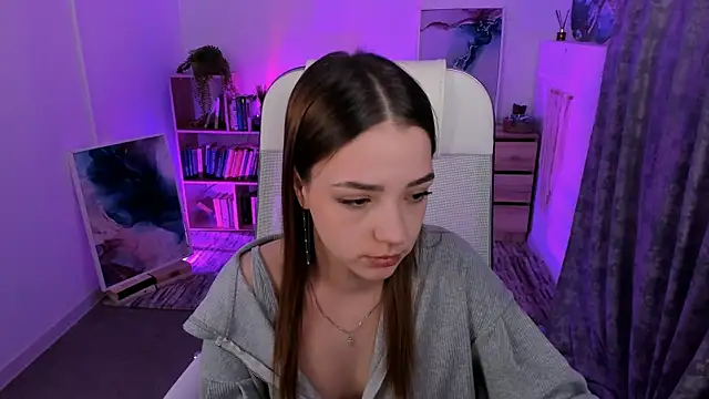 Snapshot of PamBeesly chatting on 02/24/25, 11:10 PamBeesly online show from 02/24/25, 11:10