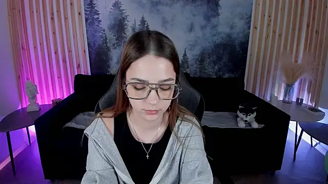 Snapshot of PamBeesly chatting on 03/14/25, 02:30 PamBeesly online show from 03/14/25, 02:30