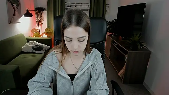 Snapshot of PamBeesly chatting on 03/16/25, 08:32 PamBeesly online show from 03/16/25, 08:32