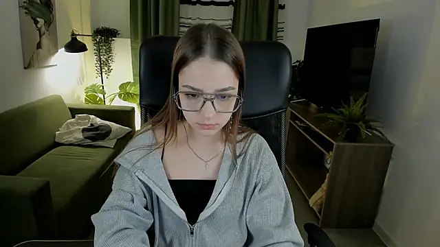 Snapshot of PamBeesly chatting on 03/19/25, 02:35 PamBeesly online show from 03/19/25, 02:35