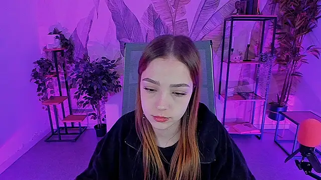 Snapshot of PamBeesly chatting on 03/23/25, 08:15 PamBeesly online show from 03/23/25, 08:15