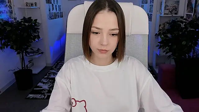 Snapshot of PamBeesly chatting on 10/27/25, 08:29 PamBeesly online show from 10/27/25, 08:29