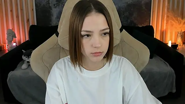 Snapshot of PamBeesly chatting on 10/28/25, 08:40 PamBeesly online show from 10/28/25, 08:40