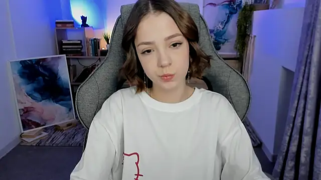 Snapshot of PamBeesly chatting on 11/04/25, 08:35 PamBeesly online show from 11/04/25, 08:35