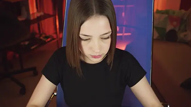 Snapshot of PamBeesly chatting on 11/10/25, 10:47 PamBeesly online show from 11/10/25, 10:47