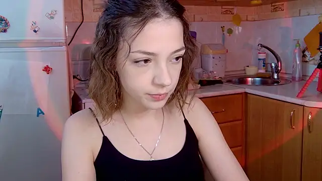 Snapshot of PamBeesly chatting on 02/08/26, 08:18 PamBeesly online show from 02/08/26, 08:18