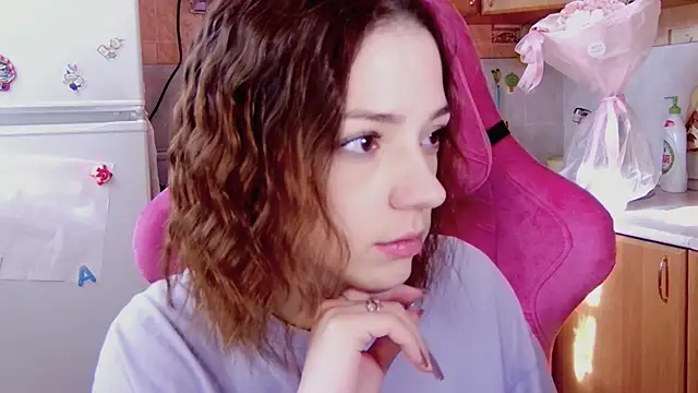 Snapshot of PamBeesly chatting on 02/19/26, 09:27 PamBeesly online show from 02/19/26, 09:27