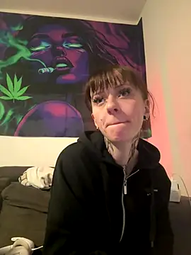 Snapshot of Ciara2004 chatting on 12/13/25, 08:14 Ciara2004 online show from 12/13/25, 08:14