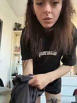 Snapshot of Ciara2004 chatting on 12/18/25, 09:26 Ciara2004 online show from 12/18/25, 09:26