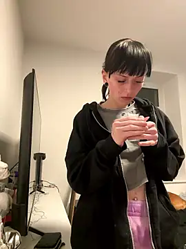 Snapshot of Ciara2004 chatting on 01/14/26, 04:45 Ciara2004 online show from 01/14/26, 04:45