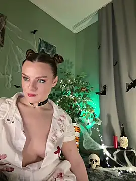 Snapshot of Mary_lost chatting on 10/30/25, 04:41 Mary lost online show from 10/30/25, 04:41