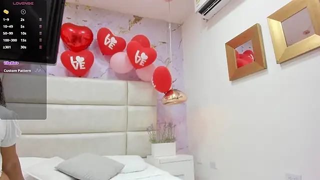 AnthonelaRusso  online show from 02/17/25, 03:36