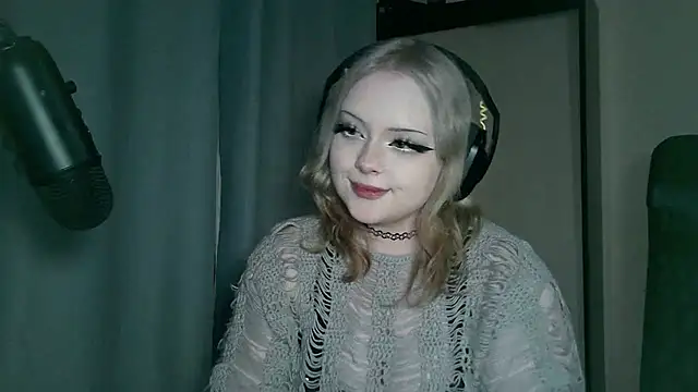 Electro doll online show from 02/11/25, 03:08