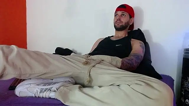 Snapshot of Cristian_white chatting on 03/10/26, 10:59 Cristian white online show from 03/10/26, 10:59