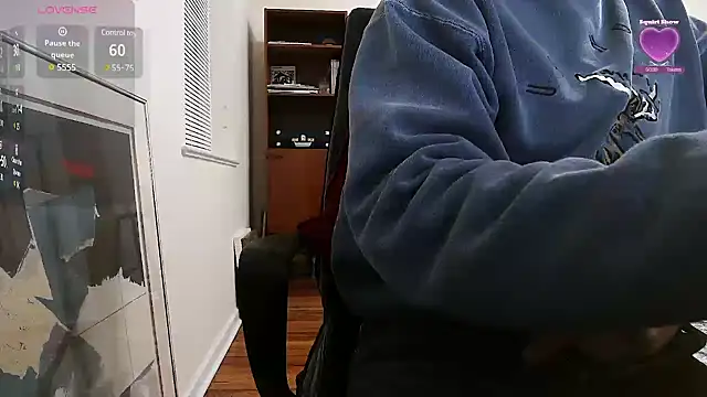 Snapshot of Prolapse_Pig chatting on 02/23/25, 04:07 Prolapse Pig online show from 02/23/25, 04:07