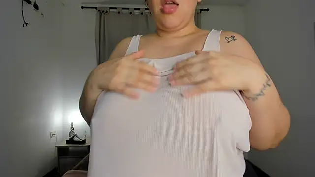 brithany olson25 online show from 04/22/26, 03:09