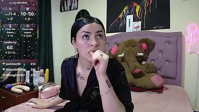 Emmie Hot online show from 04/16/26, 09:39