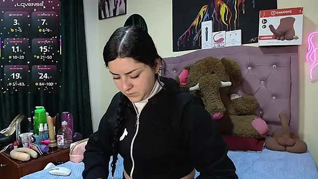 Emmie Hot online show from 07/09/26, 11:47