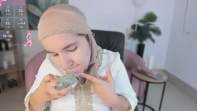 Ayha khalaf online show from 09/26/25, 01:09