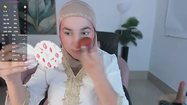 Ayha khalaf online show from 10/02/25, 01:23