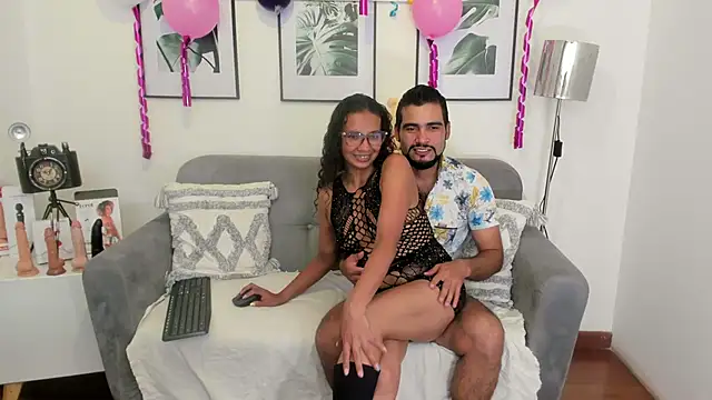 luxurycoupl online show from 02/11/25, 03:40