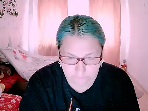 Snapshot of mayamayx chatting on 05/10/26, 10:31 mayamayx online show from 05/10/26, 10:31