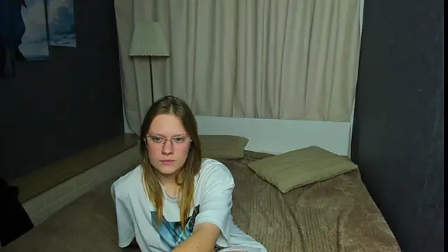 TessaSwans online show from 01/30/25, 06:21