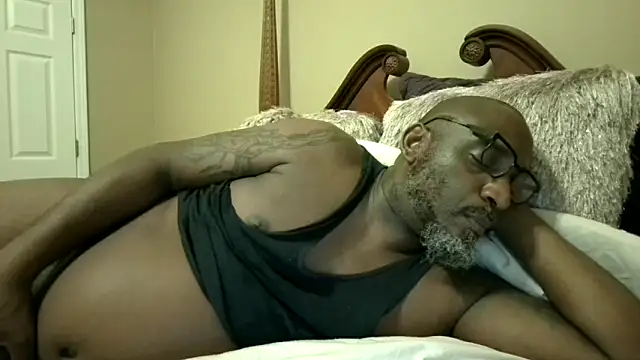 Snapshot of Soultouch1 chatting on 10/29/25, 05:31 Soultouch1 online show from 10/29/25, 05:31