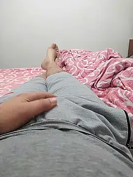 Snapshot of ALEX19833 chatting on 11/28/25, 06:05 ALEX19833 online show from 11/28/25, 06:05