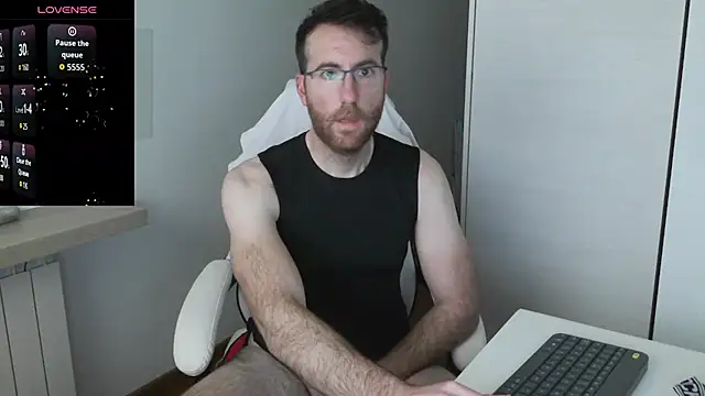 Snapshot of machohiberiko chatting on 02/09/26, 04:44 machohiberiko online show from 02/09/26, 04:44