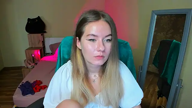 Snapshot of EmilyPaw chatting on 01/31/25, 09:48 EmilyPaw online show from 01/31/25, 09:48