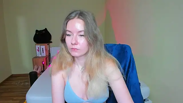 Snapshot of EmilyPaw chatting on 02/11/25, 09:09 EmilyPaw online show from 02/11/25, 09:09