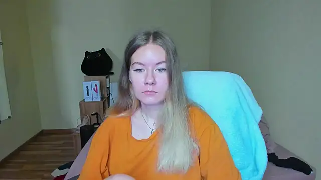 Snapshot of EmilyPaw chatting on 03/13/25, 07:20 EmilyPaw online show from 03/13/25, 07:20