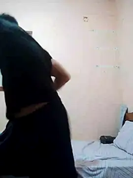 Snapshot of LuisMex1998 chatting on 10/24/25, 01:51 LuisMex1998 online show from 10/24/25, 01:51