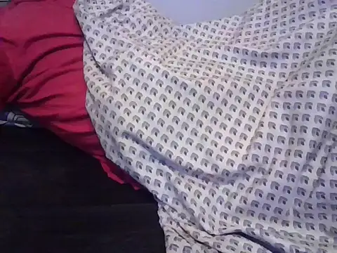 Snapshot of H50france chatting on 10/19/25, 07:03 H50france online show from 10/19/25, 07:03