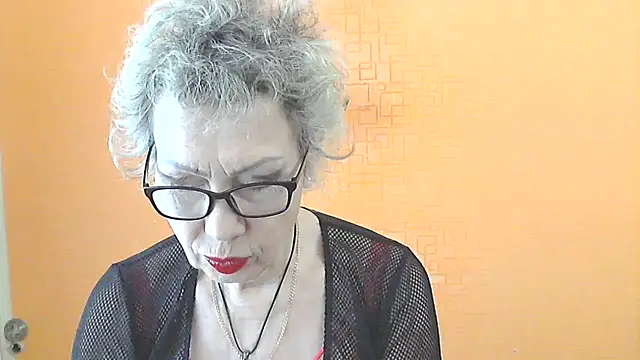 NessyJenixs online show from 04/01/26, 06:47