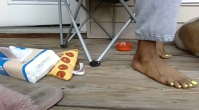 Snapshot of theprettysoles chatting on 03/13/25, 06:23 theprettysoles online show from 03/13/25, 06:23