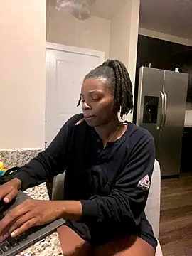 theprettysoles online show from 11/13/25, 02:32