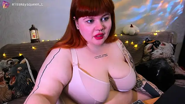 Snapshot of missmayaqueen chatting on 11/24/25, 10:59 missmayaqueen online show from 11/24/25, 10:59