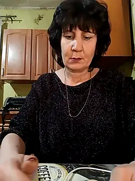 Laura Kiss online show from 03/08/25, 07:53