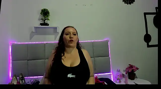 Madisson Housse online show from 03/15/25, 08:26