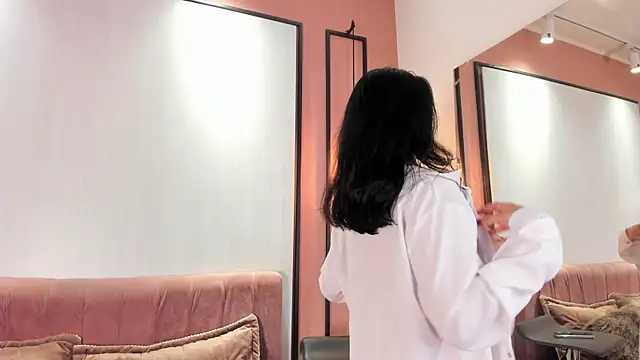 Snapshot of fiorella_paris chatting on 03/06/25, 04:19 fiorella paris online show from 03/06/25, 04:19