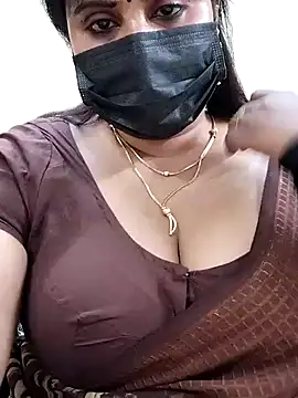 Queenflowerr online show from 01/31/25, 10:42