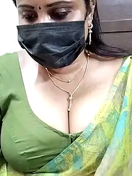 Queenflowerr online show from 02/03/25, 01:30