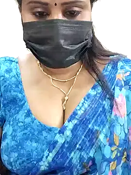 Queenflowerr online show from 02/04/25, 05:01